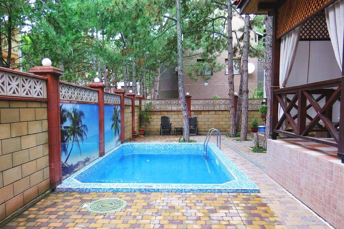 отель в Песчаном с бассейном